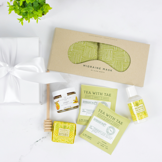Stress Relief Gift Box – Stress relief gift set with teas, candles, and spa products