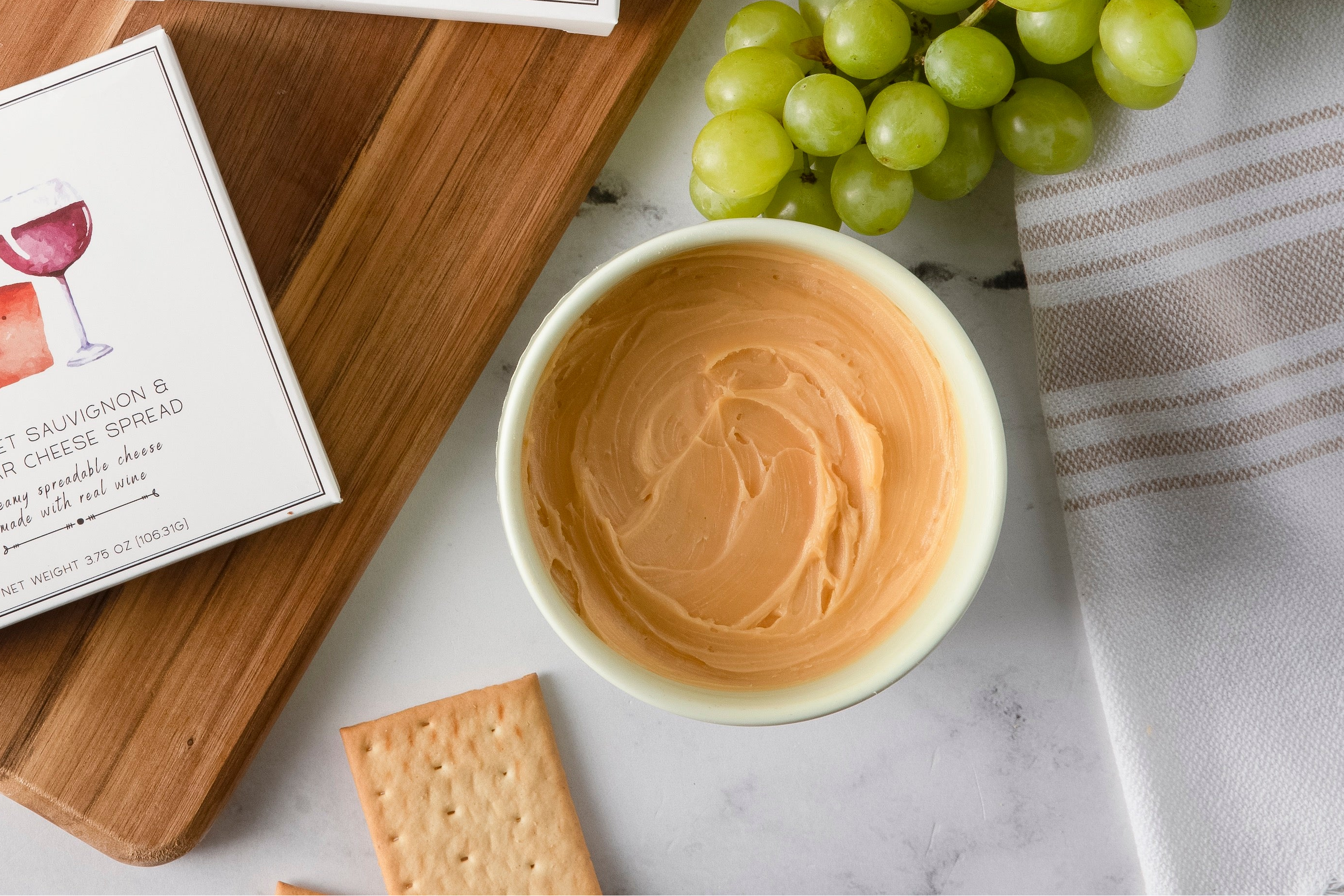 Black & Gold Cabernet Sauvignon Cheddar Cheese Spread